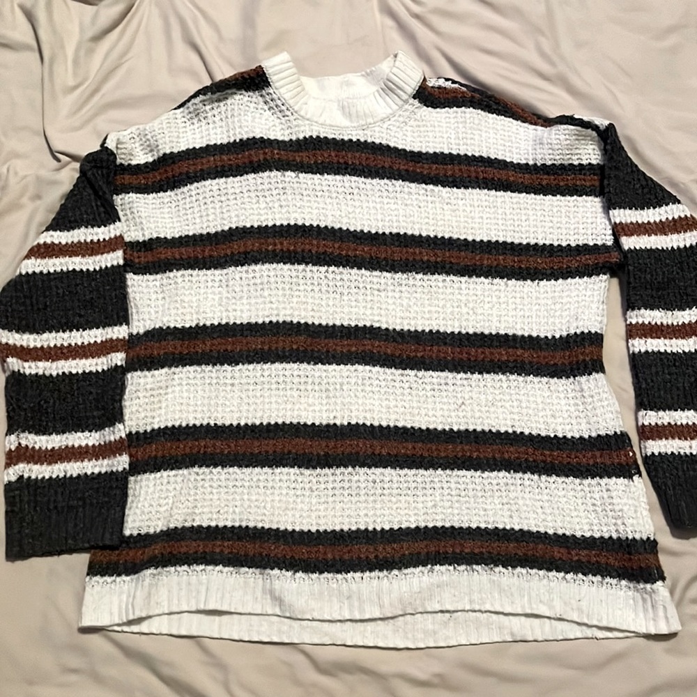 American Eagle ladies XS sweater not crop